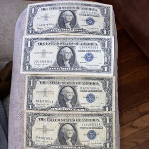 1957 Silver Certifícate’s lose so will just come in a envelope.(4)1957’s seriesB